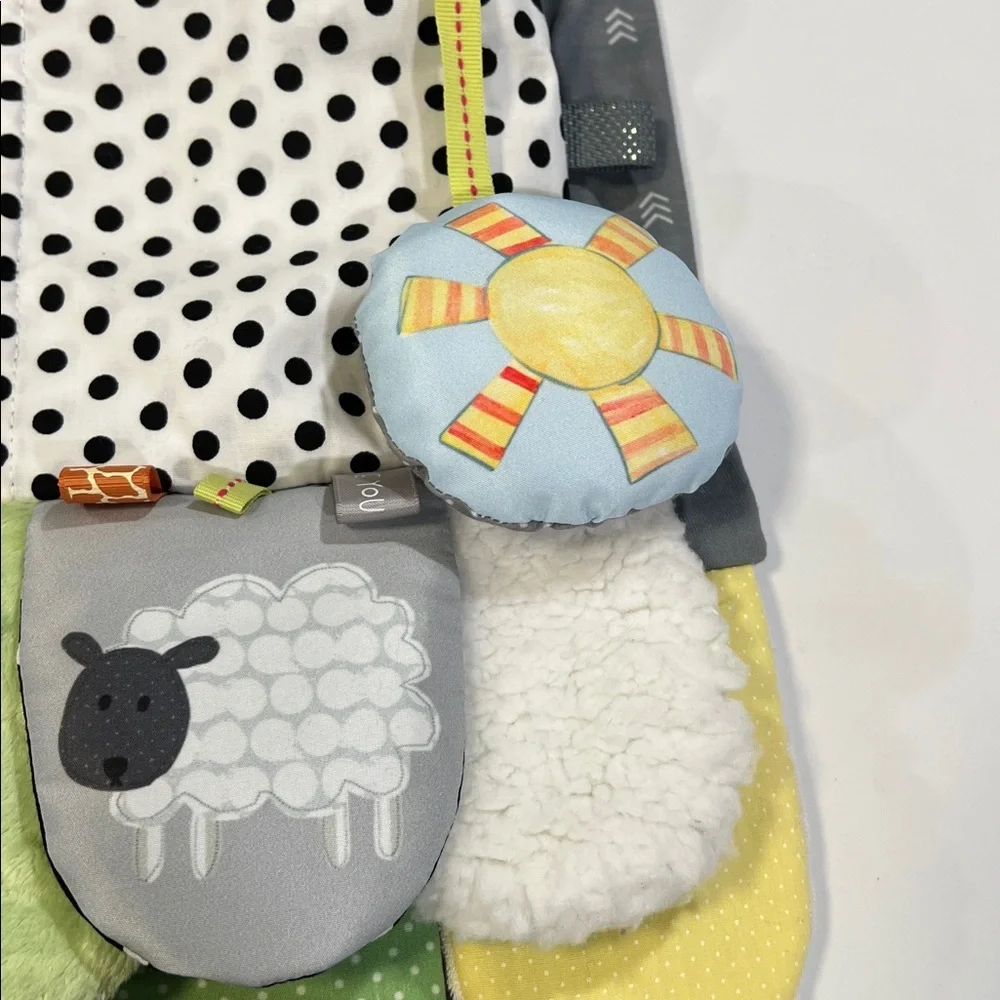 Demdaco - baby activity scarf, interactive scarf, neutral patterns,‎